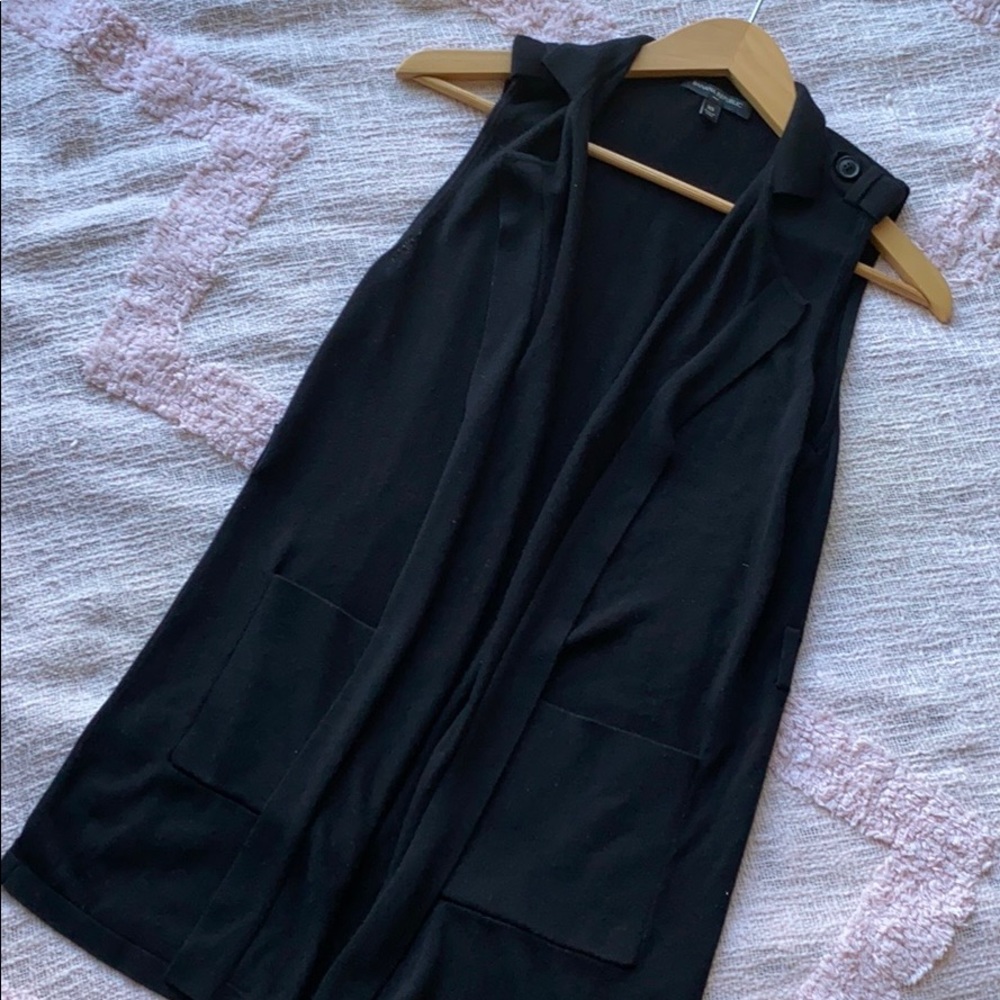 SOLD Black Banana Republic Sleeveless Cardigan S